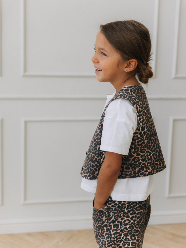 Жилет леопардовый