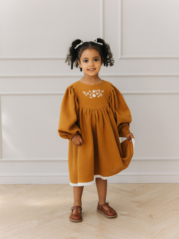 Платье с вышивкой из муслина, Горчичный