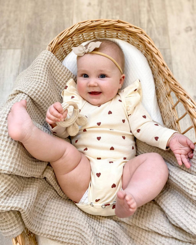 Боди c сердечками, Молоко с бордовым