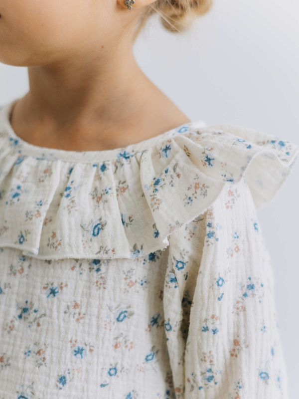 Блузка в цветочек