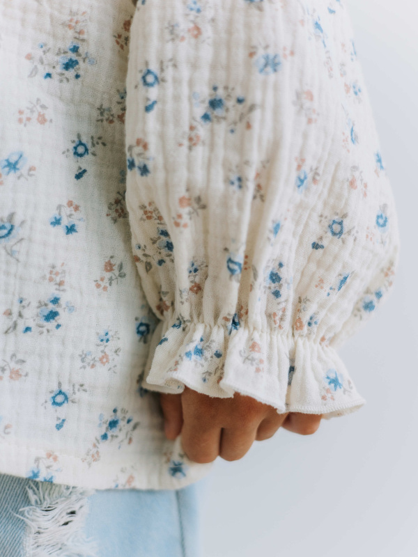 Блузка в цветочек