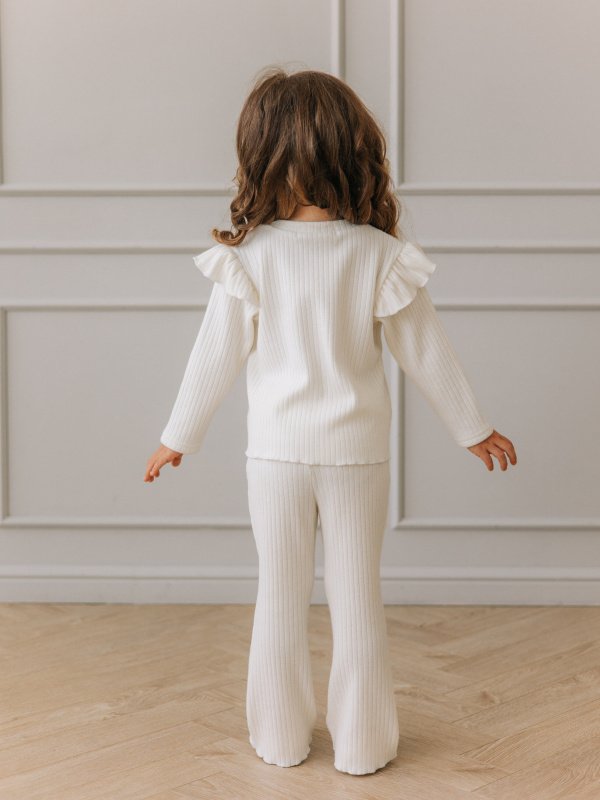 Костюм из теплой лапши, Молоко