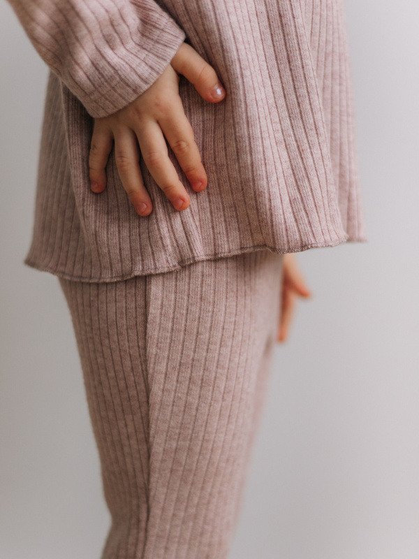 Костюм из теплой лапши, Пудровый