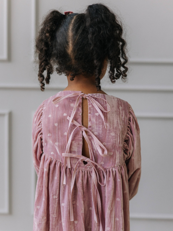 Платье бархатное, Пудровый