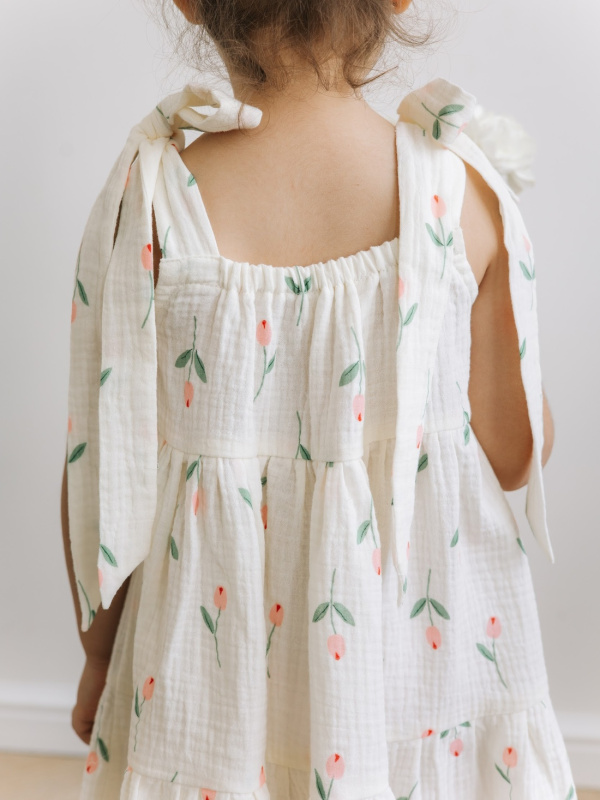 Сарафан на бретелях, Тюльпаны