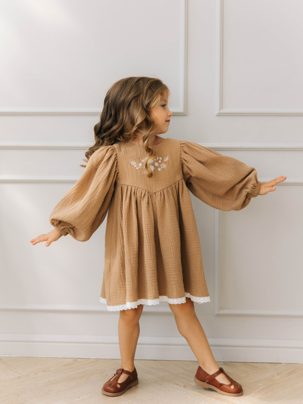 Платье с вышивкой из муслина, Кофе