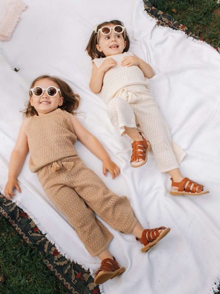 Вязаные брюки, Молоко