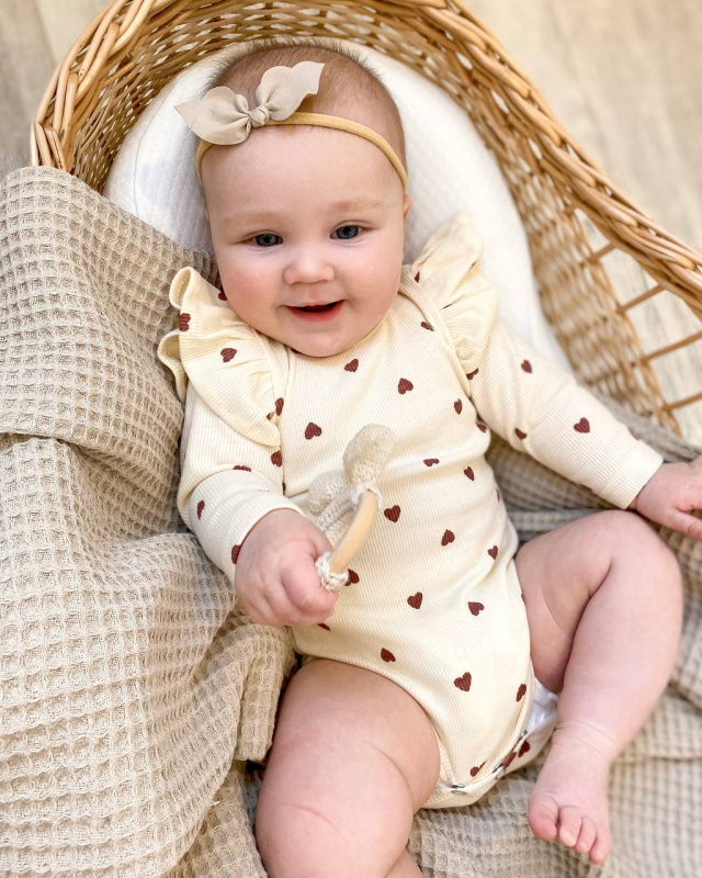 Боди c сердечками, Молоко с бордовым