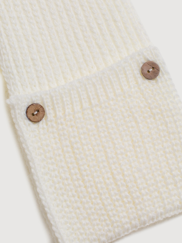 Шарф с пуговками, Молоко