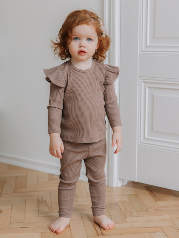 Лонгслив и лосины, Кофе